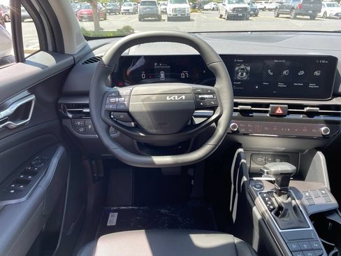 New 2026 Kia Sportage EX FWD image 12