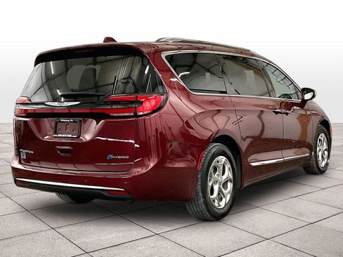 Used 2021 Chrysler Pacifica Limited FWD image 11