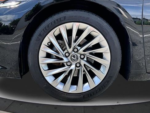 Used 2019 Lexus ES 300h w/ Accessory Package 2 FWD image 33