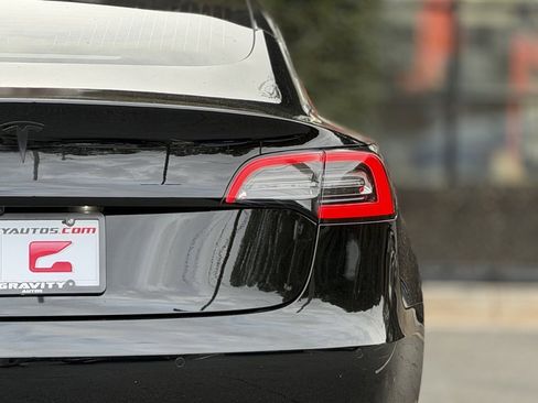 Used 2019 Tesla Model 3 Long Range image 16