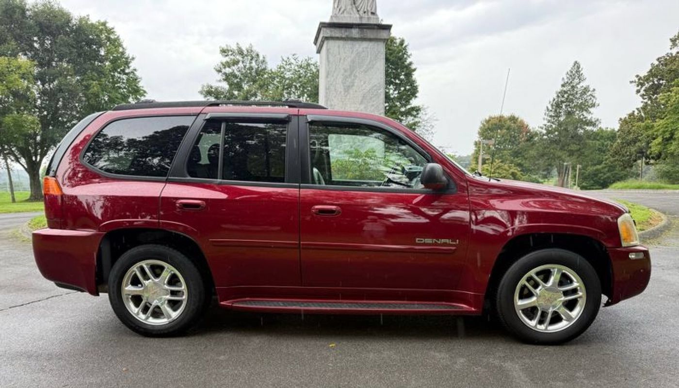 Used 2007 GMC Envoy Denali AWD/4WD image 6