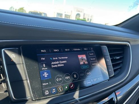 Used 2024 Buick Enclave Premium image 26