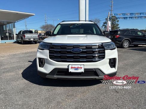 New 2026 Ford Explorer Active w/ Active Comfort Package image 2