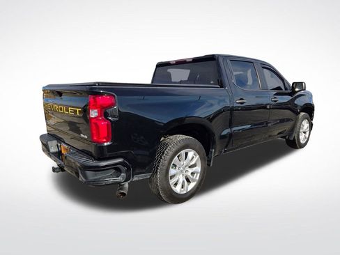 Used 2020 Chevrolet Silverado 1500 Custom w/ Custom Value Package image 3