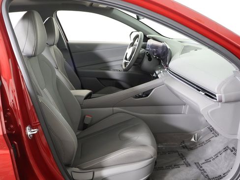 Used 2025 Hyundai Elantra SEL image 33