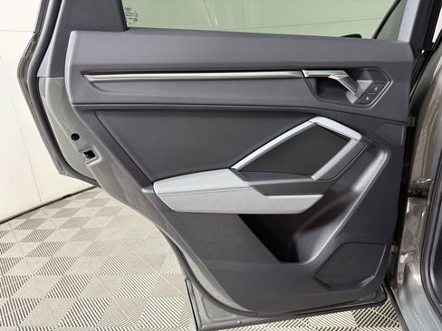 New 2025 Audi Q3 2.0T Premium image 24