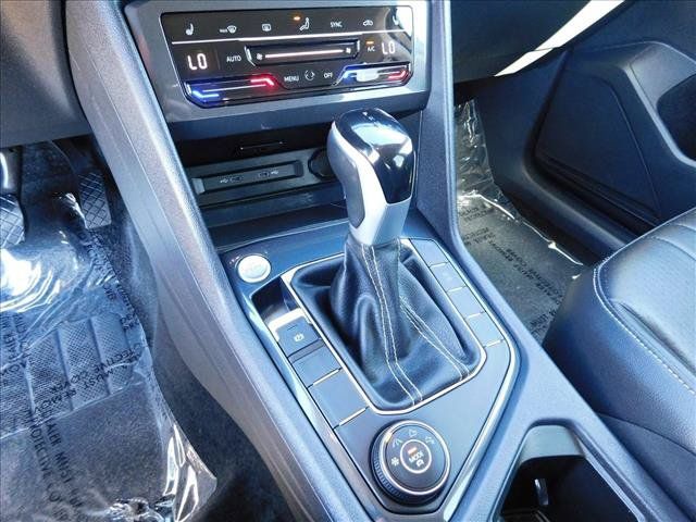 Used 2024 Volkswagen Tiguan SE AWD/4WD image 18