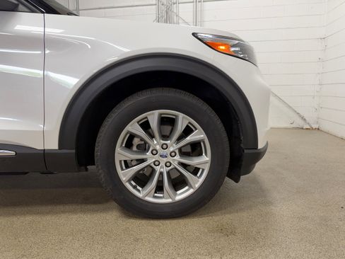 Certified 2023 Ford Explorer XLT w/ Equipment Group 202A AWD/4WD image 37