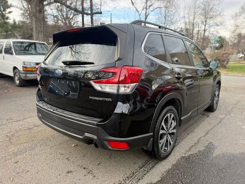 Used 2020 Subaru Forester Limited image 4