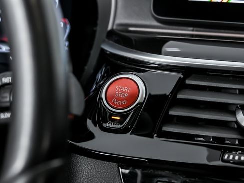 Used 2022 BMW M5 w/ Competition Package image 32