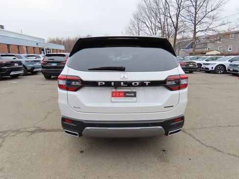 New 2026 Honda Pilot Touring image 5