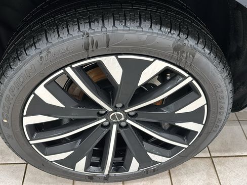 New 2026 Volvo XC90 T8 Ultra w/ Protection Package Premier AWD/4WD image 32