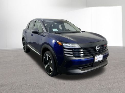 New 2025 Nissan Kicks SR image 3