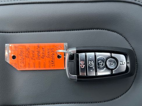 New 2026 Ford Expedition Active image 30