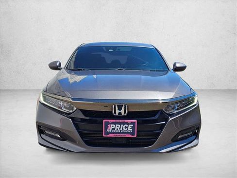 Used 2018 Honda Accord Sport image 2