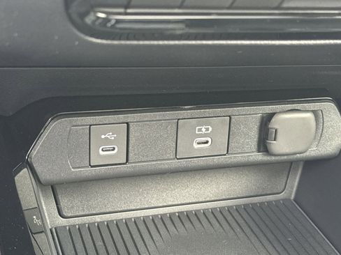 New 2026 Toyota Prius XLE image 30