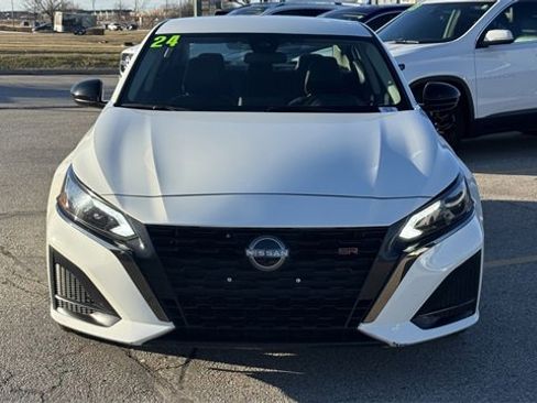 Used 2024 Nissan Altima 2.5 SR image 3