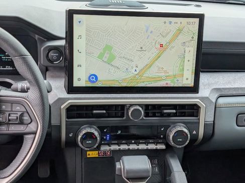 Used 2025 Toyota Tacoma Trailhunter image 12