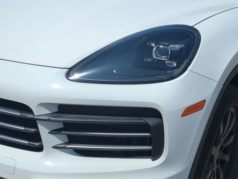 Used 2020 Porsche Cayenne S image 11