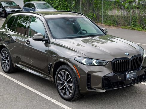 Used 2024 BMW X5 xDrive50e w/ M Sport Package AWD/4WD image 9