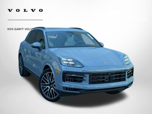 Used 2024 Porsche Cayenne AWD/4WD image 1