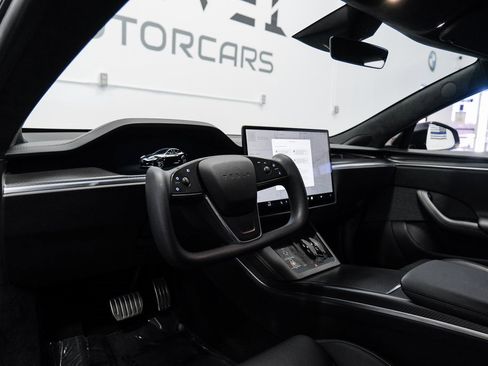 Used 2022 Tesla Model S Plaid image 3