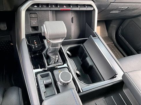 Used 2025 Toyota Tundra Platinum AWD/4WD image 33