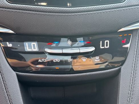 New 2025 Cadillac XT6 Luxury image 25