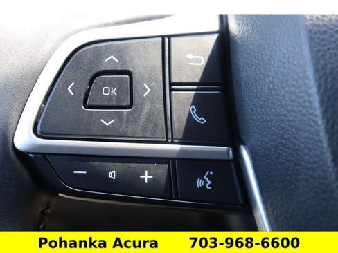 Used 2025 Toyota Highlander XLE AWD/4WD image 12