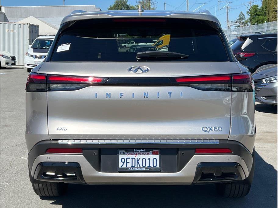 Used 2023 INFINITI QX60 Luxe w/ Cargo Package AWD/4WD image 4