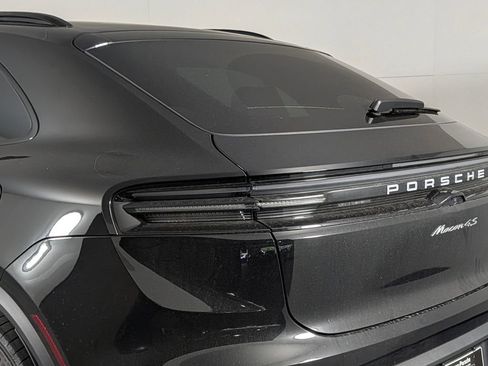 Certified 2025 Porsche Macan 4S Electric AWD/4WD image 16