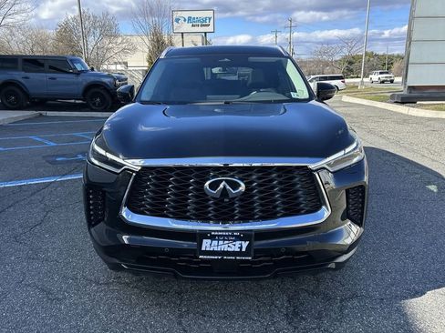 Certified 2025 INFINITI QX60 Luxe image 3