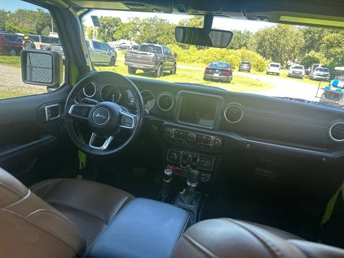 Used 2021 Jeep Wrangler Unlimited Rubicon 4xe w/ Cold Weather Group AWD/4WD image 13