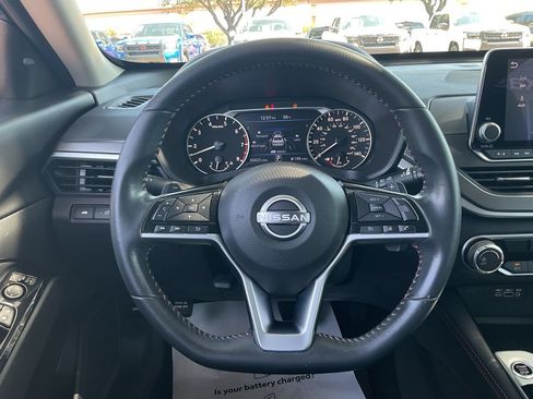 Used 2024 Nissan Altima 2.5 SR FWD image 27