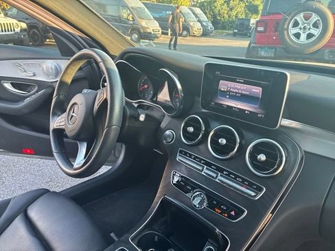 Used 2018 Mercedes-Benz C 300 4MATIC Sedan image 7
