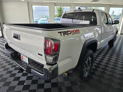 Used 2023 Toyota Tacoma TRD Off-Road image 3