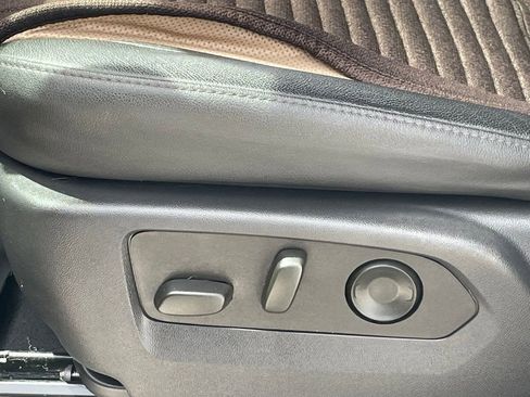 Used 2023 Chevrolet Silverado 1500 ZR2 w/ Technology Package image 6