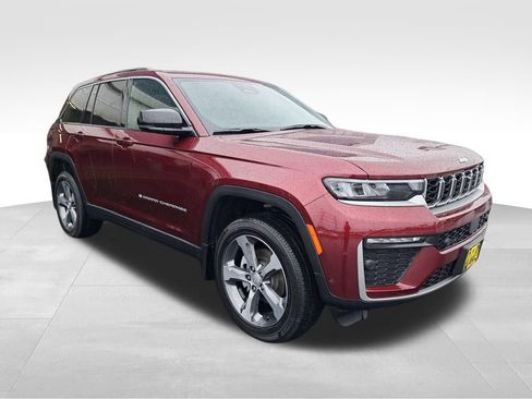 New 2026 Jeep Grand Cherokee Limited w/ Luxury Tech Group II AWD/4WD image 8