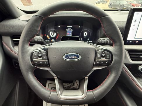 Used 2025 Ford Explorer ST-Line w/ Premium Package image 15