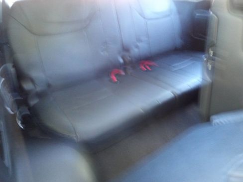 Used 2011 Lexus LX 570 Base AWD 4dr SUV image 28