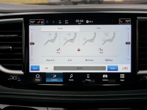 Used 2022 Chrysler Pacifica Touring-L image 16