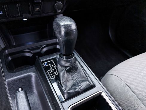 Used 2022 Toyota Tacoma SR RWD image 22