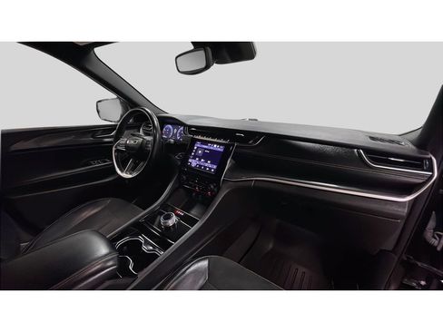Used 2021 Jeep Grand Cherokee L Laredo AWD/4WD image 18