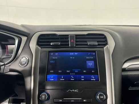 Used 2020 Ford Fusion SE FWD image 6