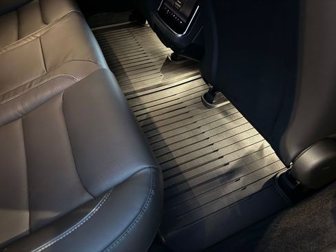 Used 2021 Tesla Model S Plaid image 28