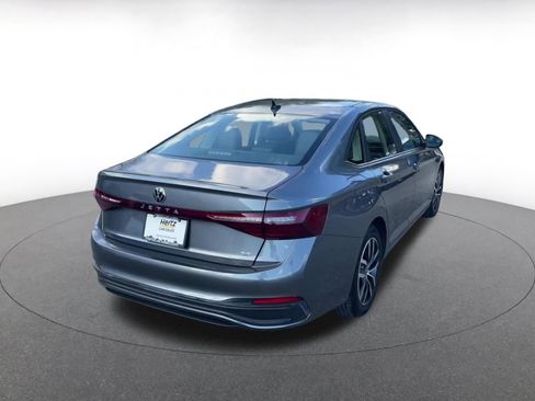 Used 2025 Volkswagen Jetta SE image 12