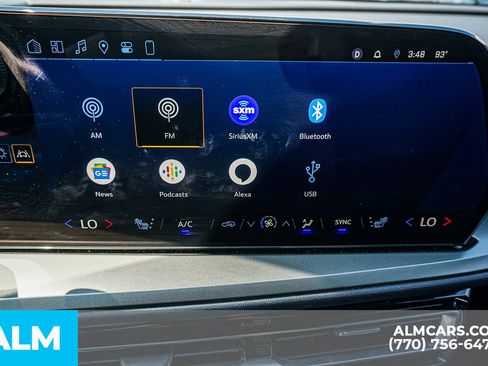 Used 2025 Chevrolet Traverse LT FWD image 42