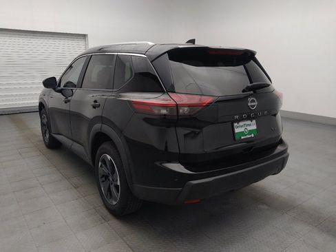 Used 2024 Nissan Rogue SV w/ SV Premium Package FWD image 5