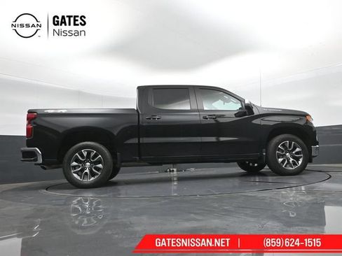 Used 2023 Chevrolet Silverado 1500 LT AWD/4WD image 38