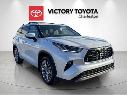 New 2026 Toyota Highlander Platinum AWD/4WD image 7